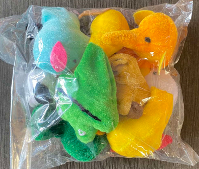 <p>57. FINGER PUPPET SMALL</p>